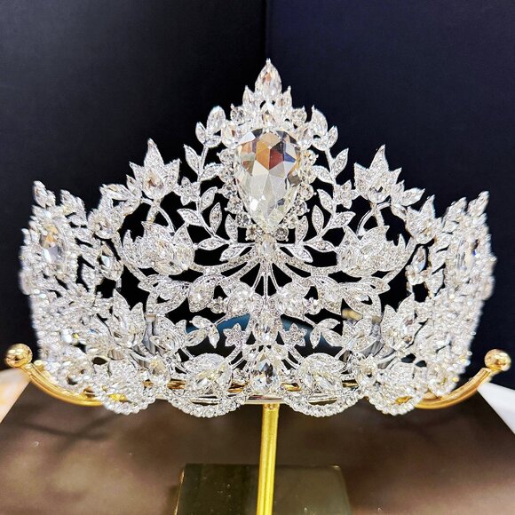 Royal Queen Crown, Silver Wedding Tiara, Pageant Crown, Crystal Bridal Hairpiece